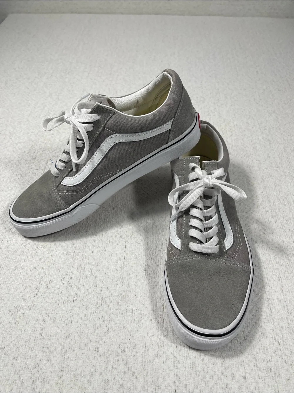 VANS Old Skool Gray White Lace Up MENS 7 /WMS 8.5 Canvas Suede Sneakers SKU#0398